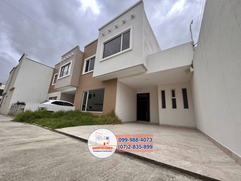 C1146 Casa con área verde en venta